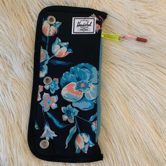Herschel Repurpose Floral Binder Case - Picture 14 of 14